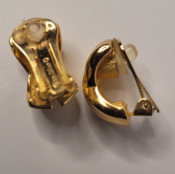 Vintage Signed Designer Christian Dior Gold Plated "X" Clip On Earrings - Picture 2 of 2